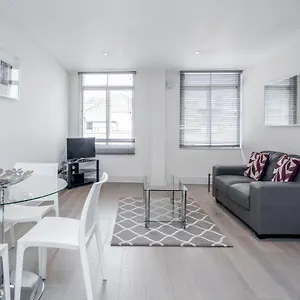  Apartamento Roomspace Serviced - River House