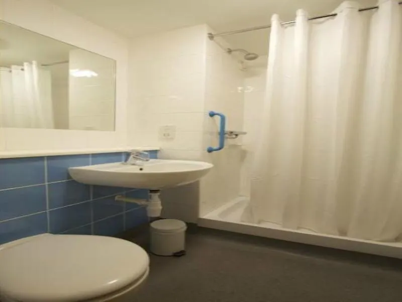 Travelodge London City Airport 3*,